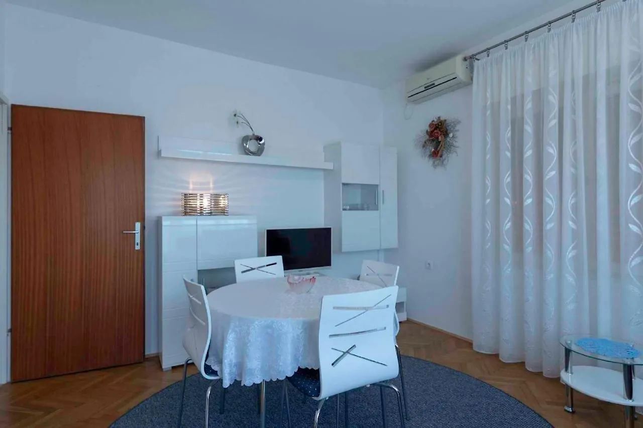 Apartment In Malinska - Insel Krk 41822